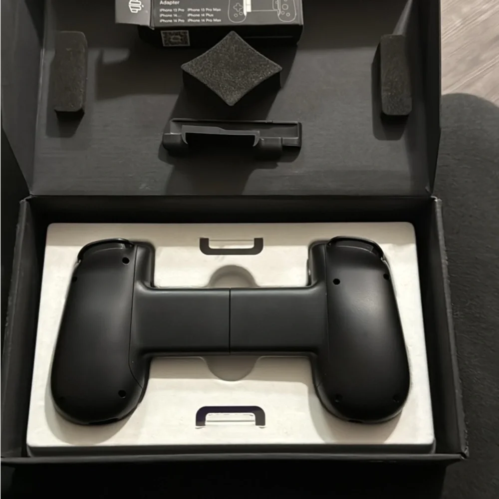 Black Dual-Grip Adapter with Protective Case